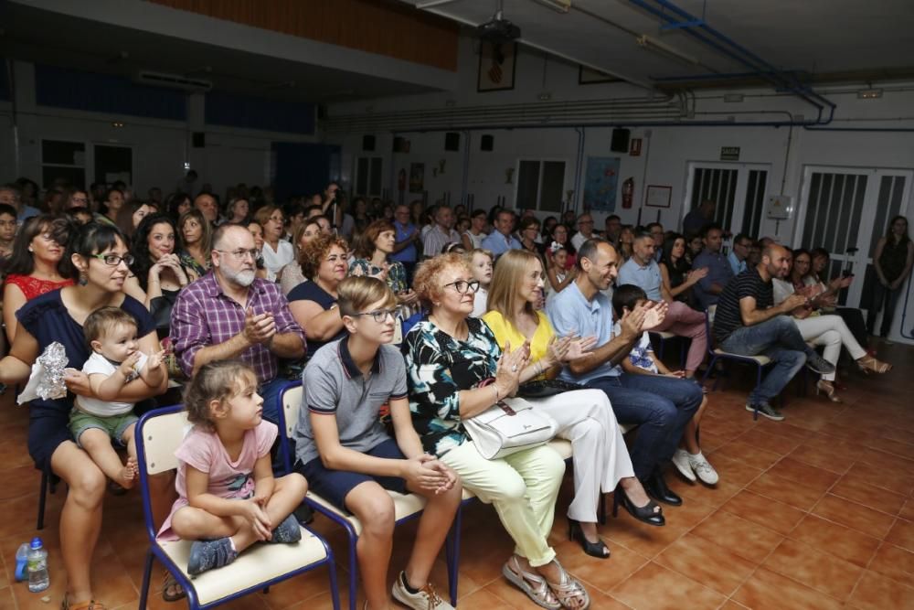 El Colegio Público Cuba renueva su biblioteca bajo el nombre de "Cecilio Gallego", padre de alumno e impulsor de las actividades del centro en sus inicios