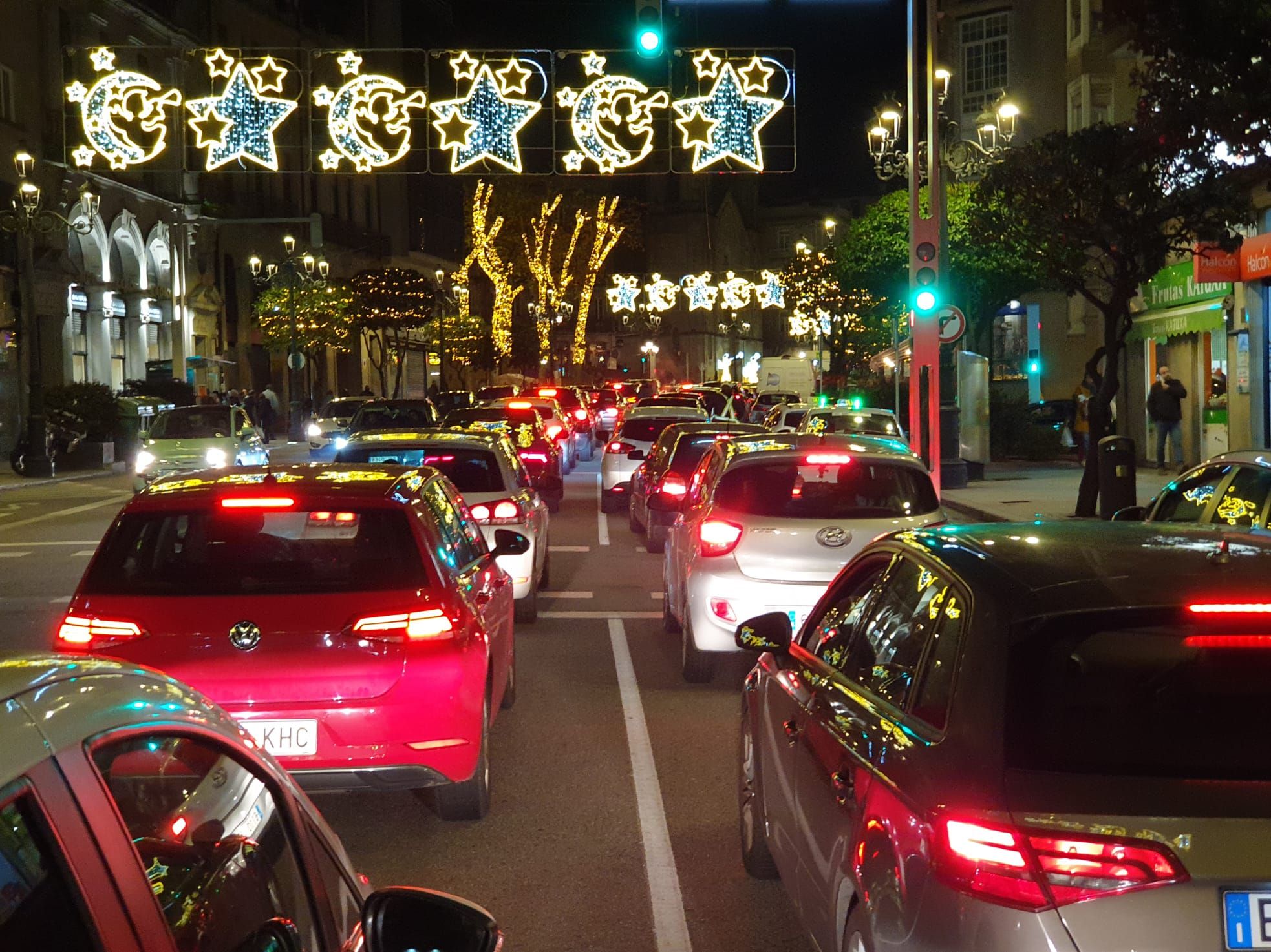 La Navidad y el Black Friday atascan el centro de Vigo