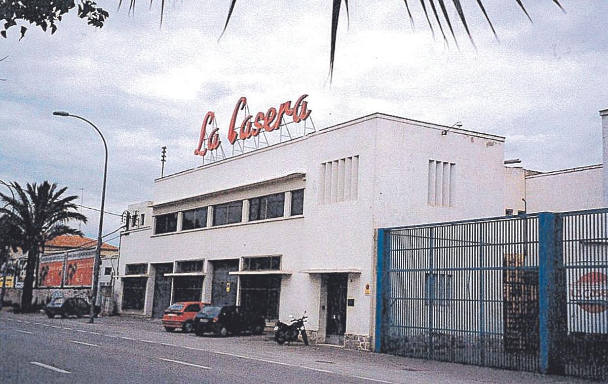 Fábrica de La Casera en Ronda de Levante, Murcia