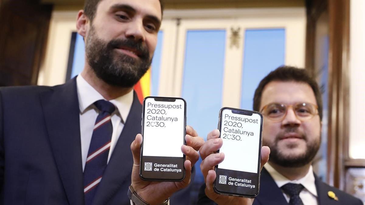 El vicepresident Pere Aragones y el president del parlament Roger Torrent en la Presentacion de los Presupuestos de la Generalitat para el 2020