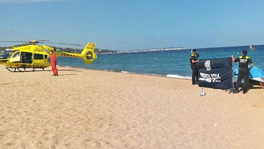 Els efectius d&#039;emergència, en un ofegament a Platja d&#039;Aro.