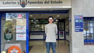 Dàworg Suriñach, propietario de una administración de Mataró que ha repartido un quinto premio de la Lotería de Navidad.