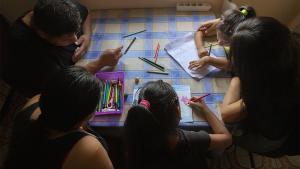 La inaccessible tornada al col·le: «Només tenim per a un llibre»