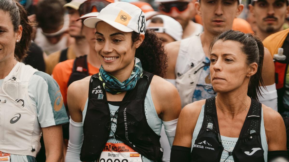 Ikram Rharsalla y Gemma Arenas, en la salida de la Marathon de la Transgrancanaria