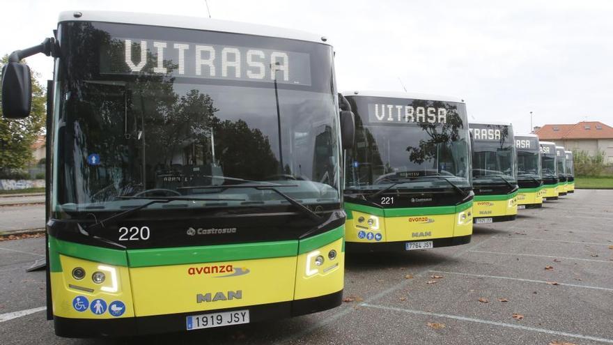 Presentación de nuevos buses de Vitrasa. // A. Villar