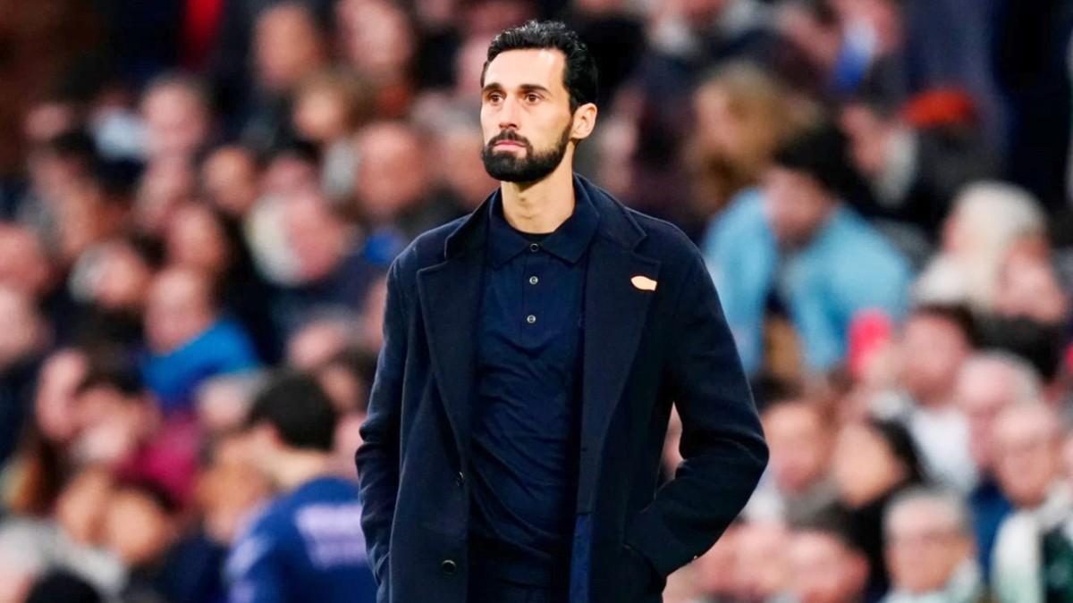 Semblante serio de Arbeloa durante un partido