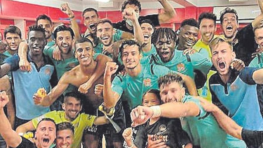 El Águilas celebrando el triunfo.