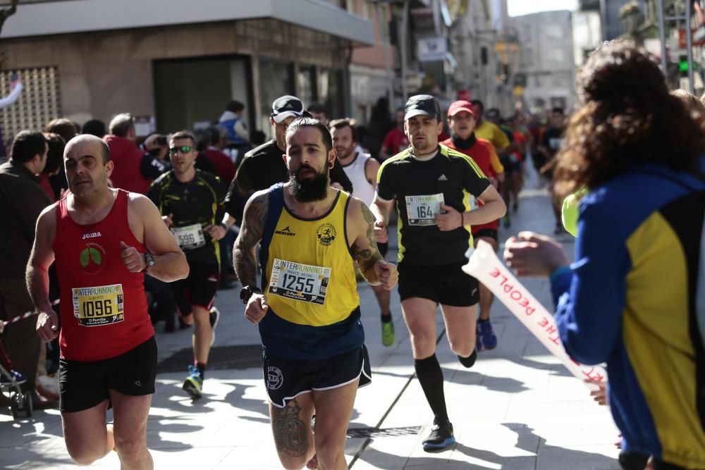 Más de dos mil deportistas corrieron esta mañana en la prueba que discurría por el centro de la ciudad del Louro