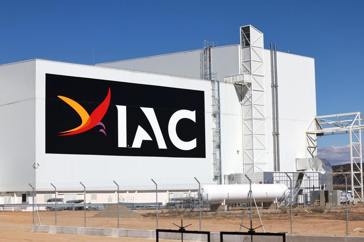 Instalaciones de IAC, en el aeropuerto de Teruel.