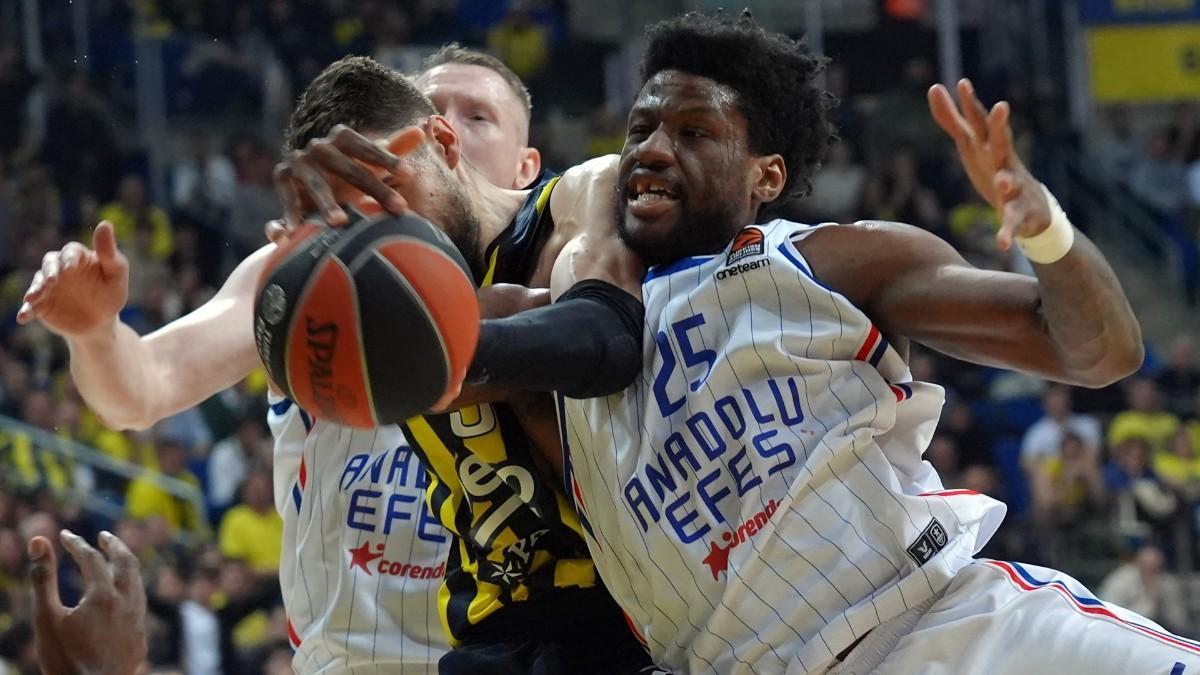 Imagen del derbi turco de la pasada temporada en Euroliga