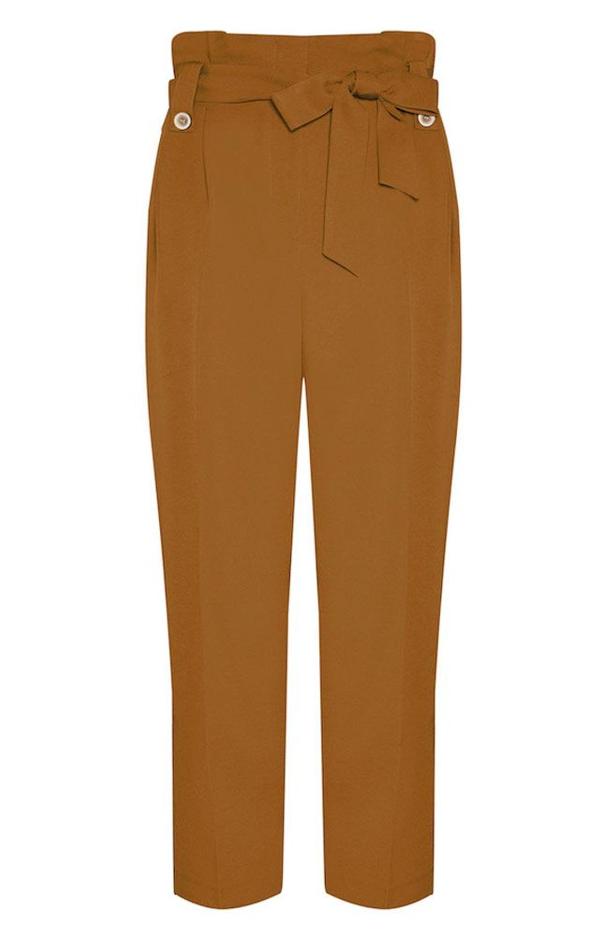 Pantalón 'paper bag' marrón con cinturón, de Primark