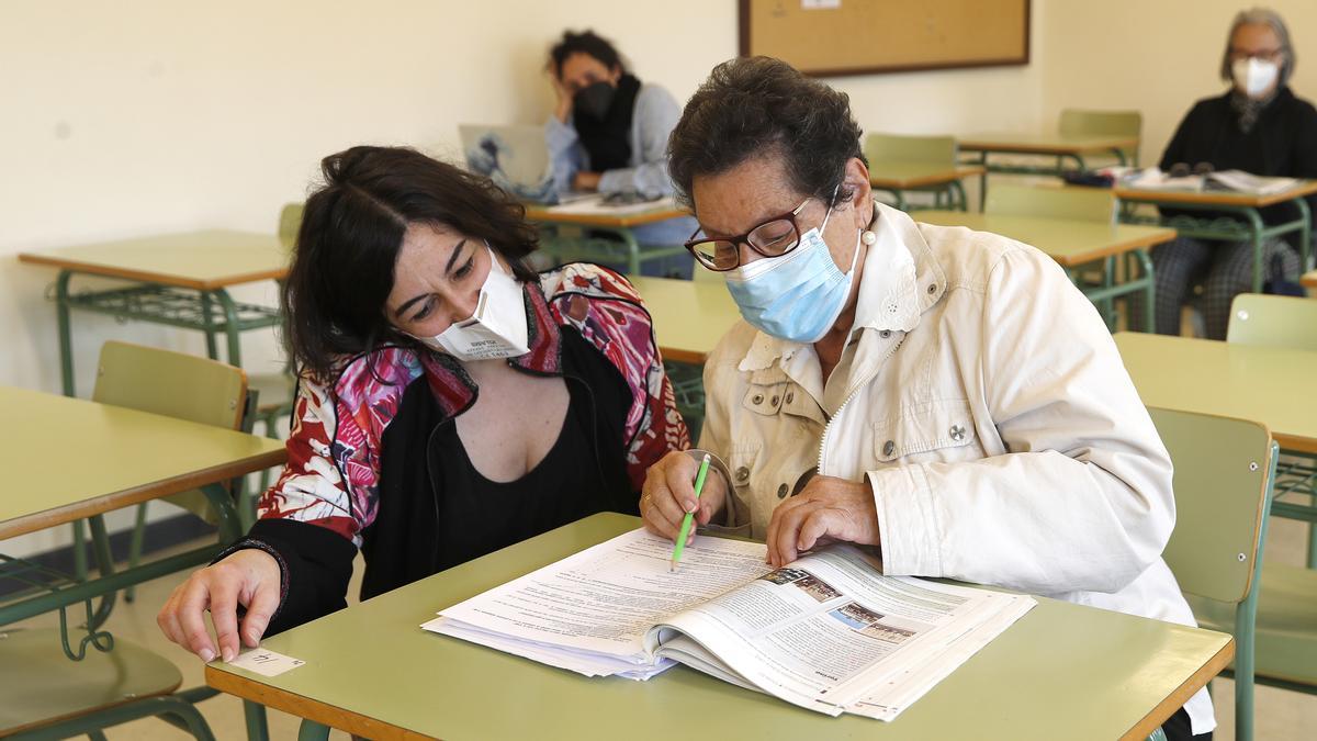 Pilar en su clase de italiano.