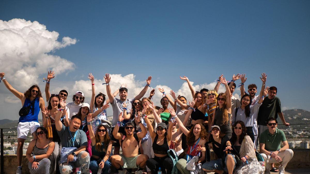 Tour por el casco histórico de Dalt Vila en la pasada edición del ESN Ibiza Trip 2025.