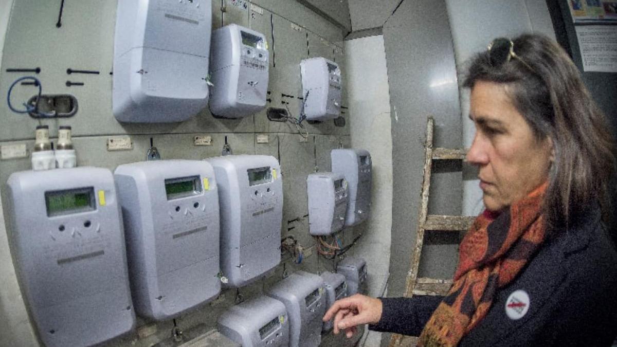 Contadores de electricidad en una comunidad de vecinos.