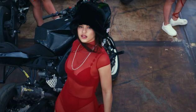 Rosalía en el videoclip de 'Saoko'.