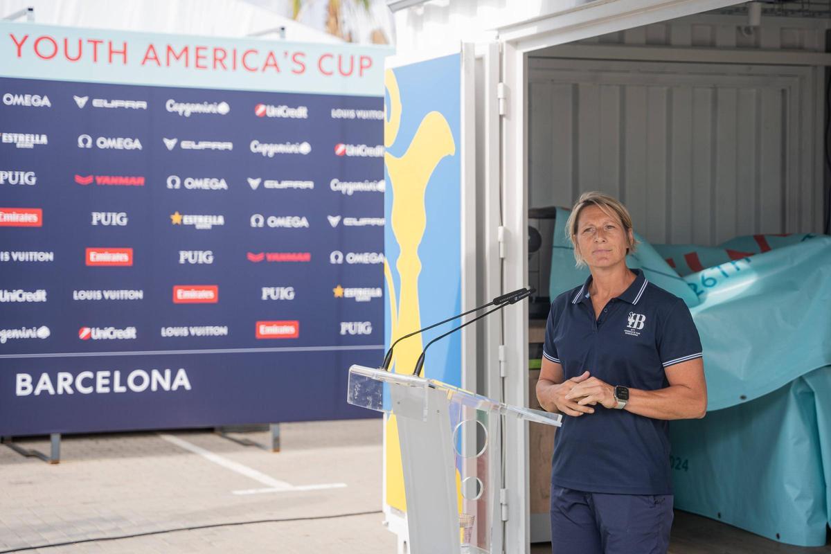 Jaume Collboni visita los equipos Youth y femenino de la Copa América