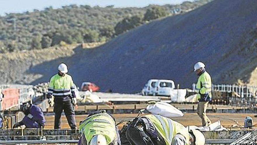 Llega el Talgo, avanza el AVE