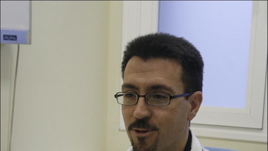 Natalio Hernández, en la consulta de Pediatría del Centro Médico