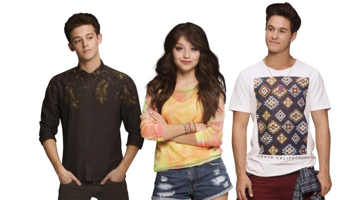 Matteo (Ruggero Pasquarelli), Luna (Karol Sevilla) y Simón (Michael Ronda), de la serie 'Soy Luna'