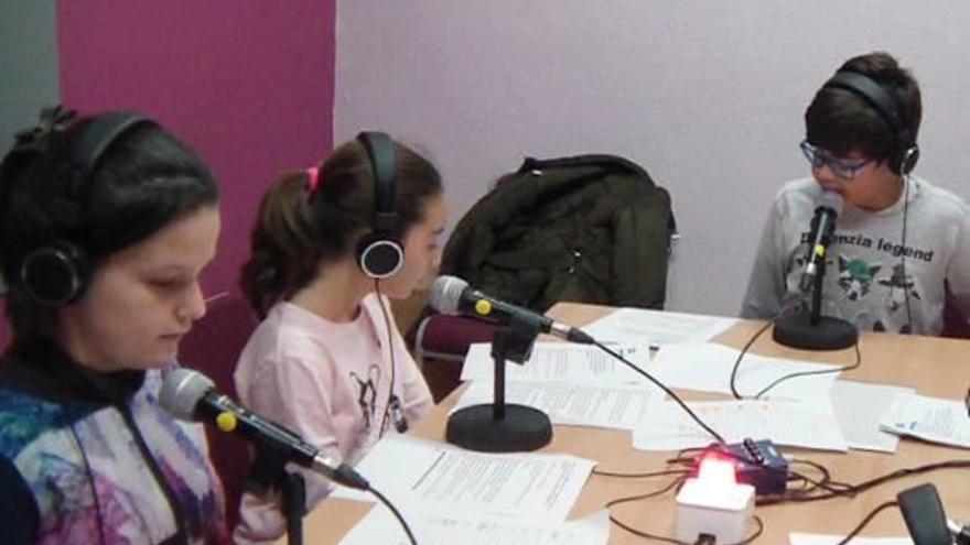 Escola Valenciana celebra en Xàtiva la II Jornada de RadioEscola