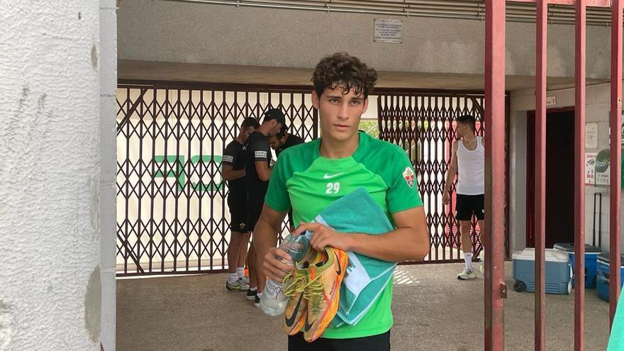 El central de la cantera Pablo Felipe participó esta mañana en el entreno del primer equipo