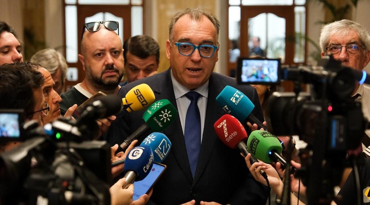 El consejero de Turismo, Arturo Bernal, analizando los resultados del Puente de la Hispanidad.