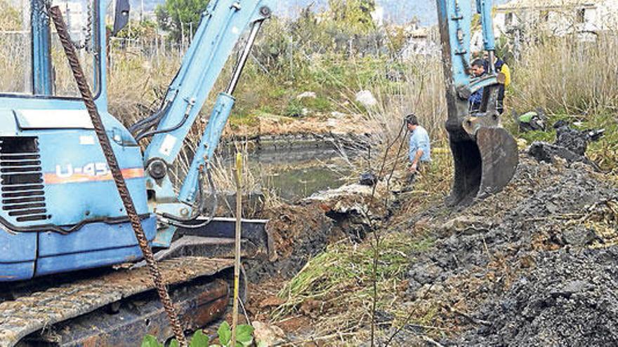 Durante todo el día, se trabajó en el restablecimiento de la normalidad tras el vertido.