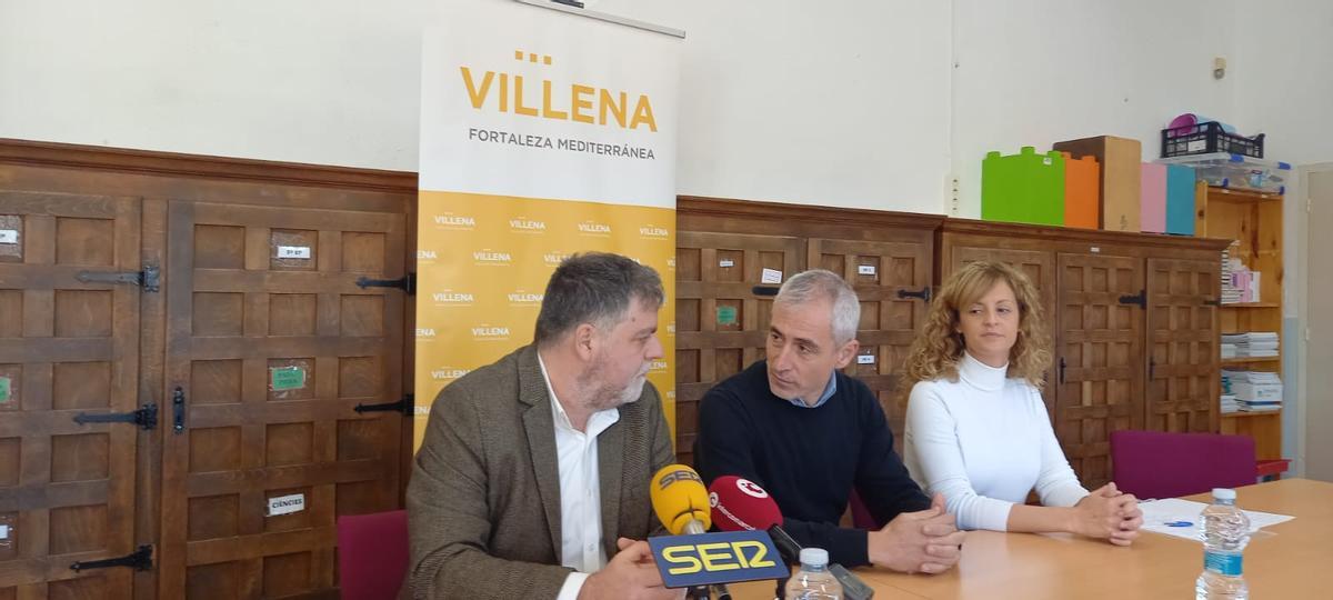 La comparecencia para explicar el nuevo proyecto educativo del colegio Santa Teresa de Villena.