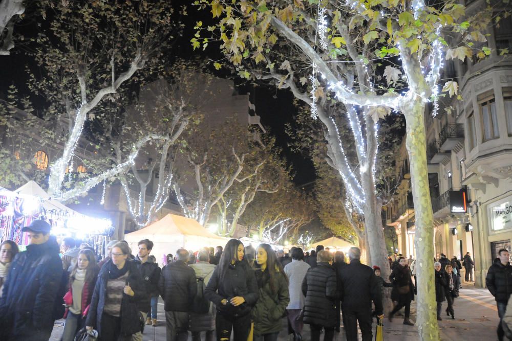 Una trentena de carrers encenen el Nadal