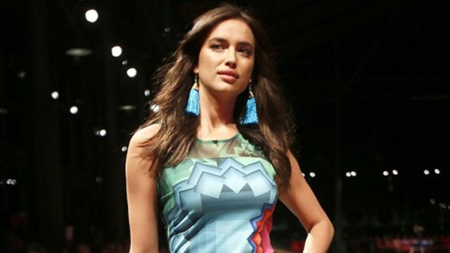 Irina Shayk, protagonista del desfile de Desigual