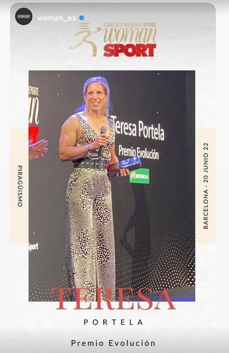 Teresa Portela, recogiendo su premio de la II Gala de la Mujer en el Deporte Woman Sport.