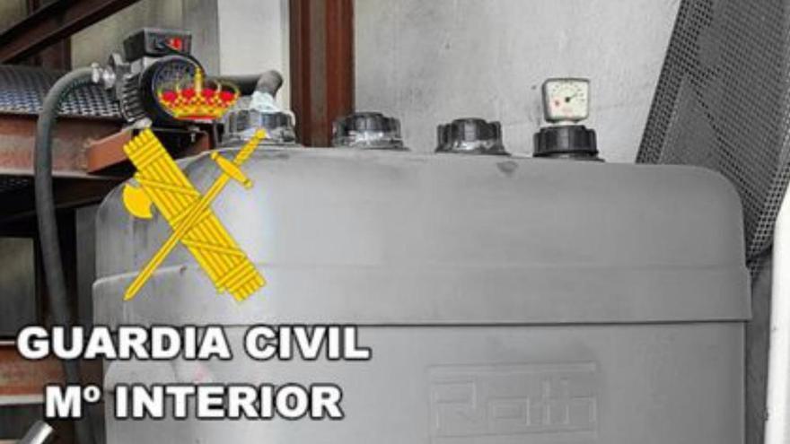La Patrulla de Fronteras incauta 1.000 litros de gasóleo bonificado en una empresa del polígono do Tambre