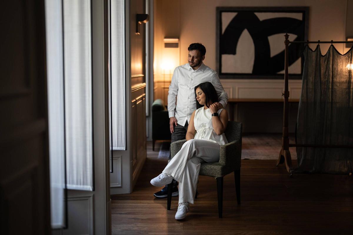 Abdelsalam Alahdal junto a su sobrina, el pasado lunes en Barcelona