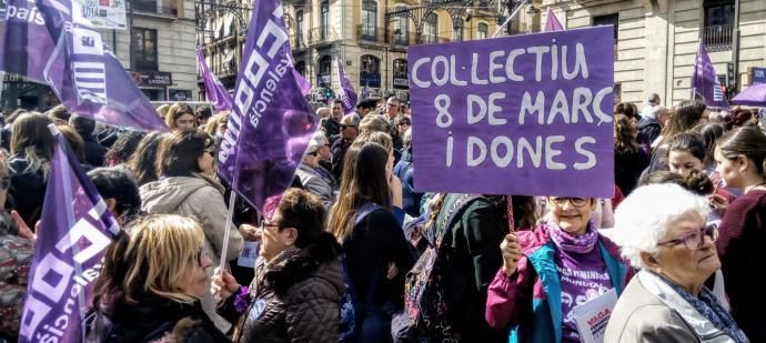 Masiva concentración en Alcoy para reivindicar la igualdad de la mujer