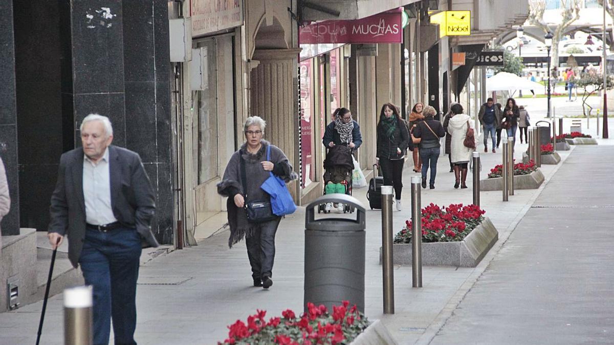 Calle Jaime Janer, una de las zonas comerciales del centro urbano.   | // FDV