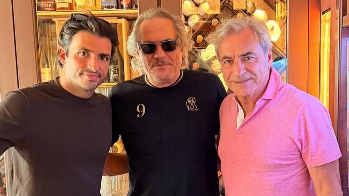 Los Sainz disfrutan del restaurante Sa Roqueta de Mallorca antes del Gran Premio de Silverstone: 'Tener un campeón es un lujo, pero dos ya es increíble'