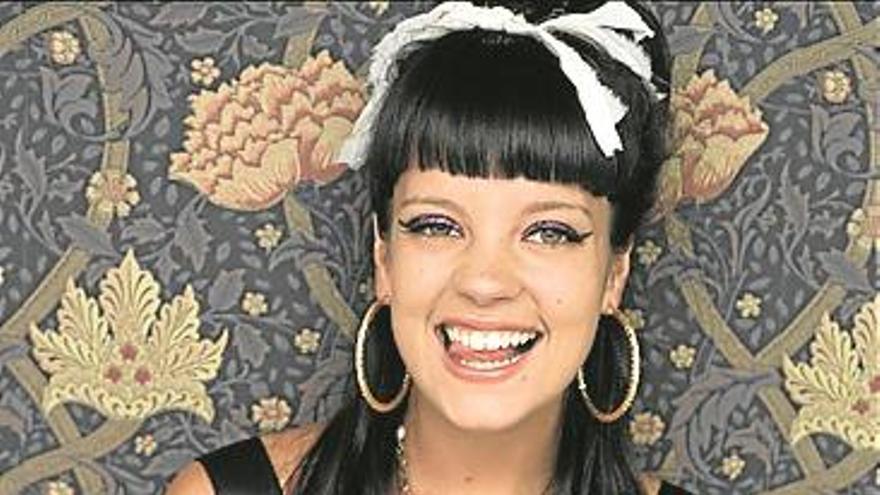 Lily Allen confiesa que contrató prostitutas