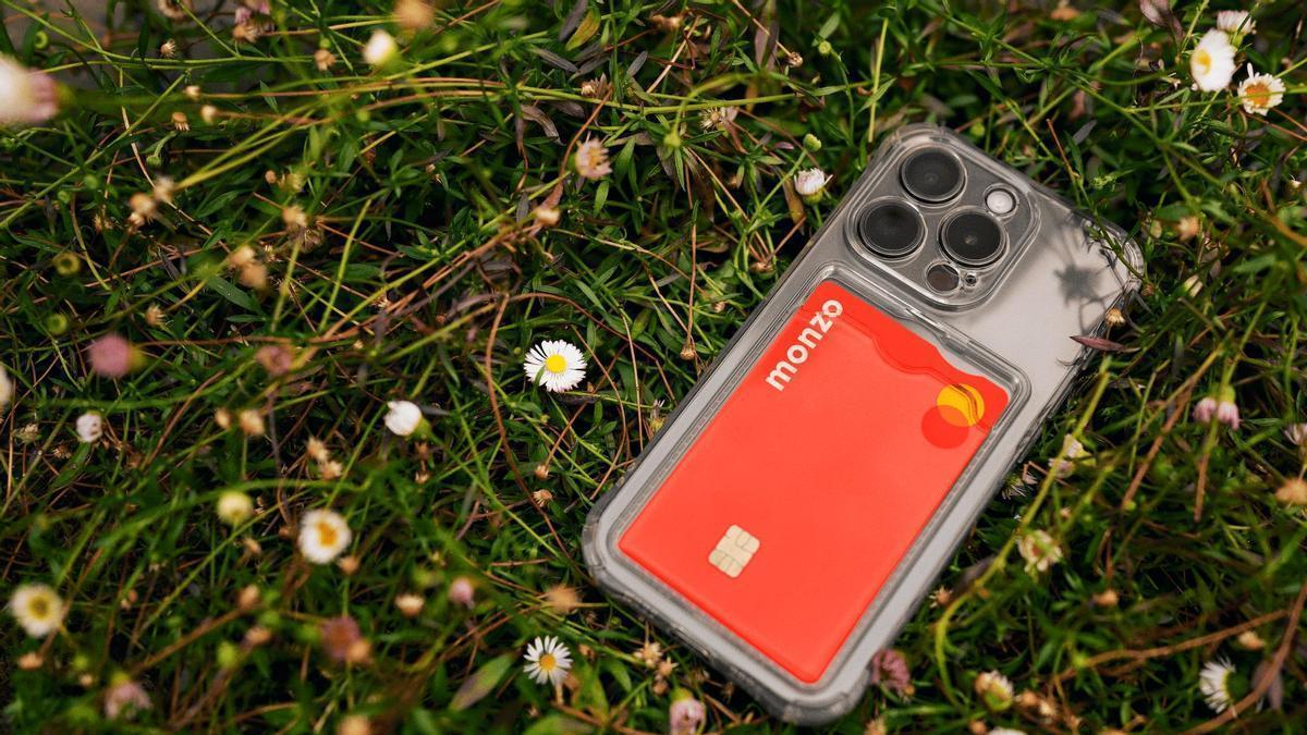 MONZO REVOLUT ESPAÑA | Monzo, el rival de Revolut en Reino Unido, abre su lista de espera para clientes en España