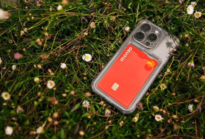 Monzo, el rival de Revolut en Reino Unido, abre su lista de espera para clientes en España