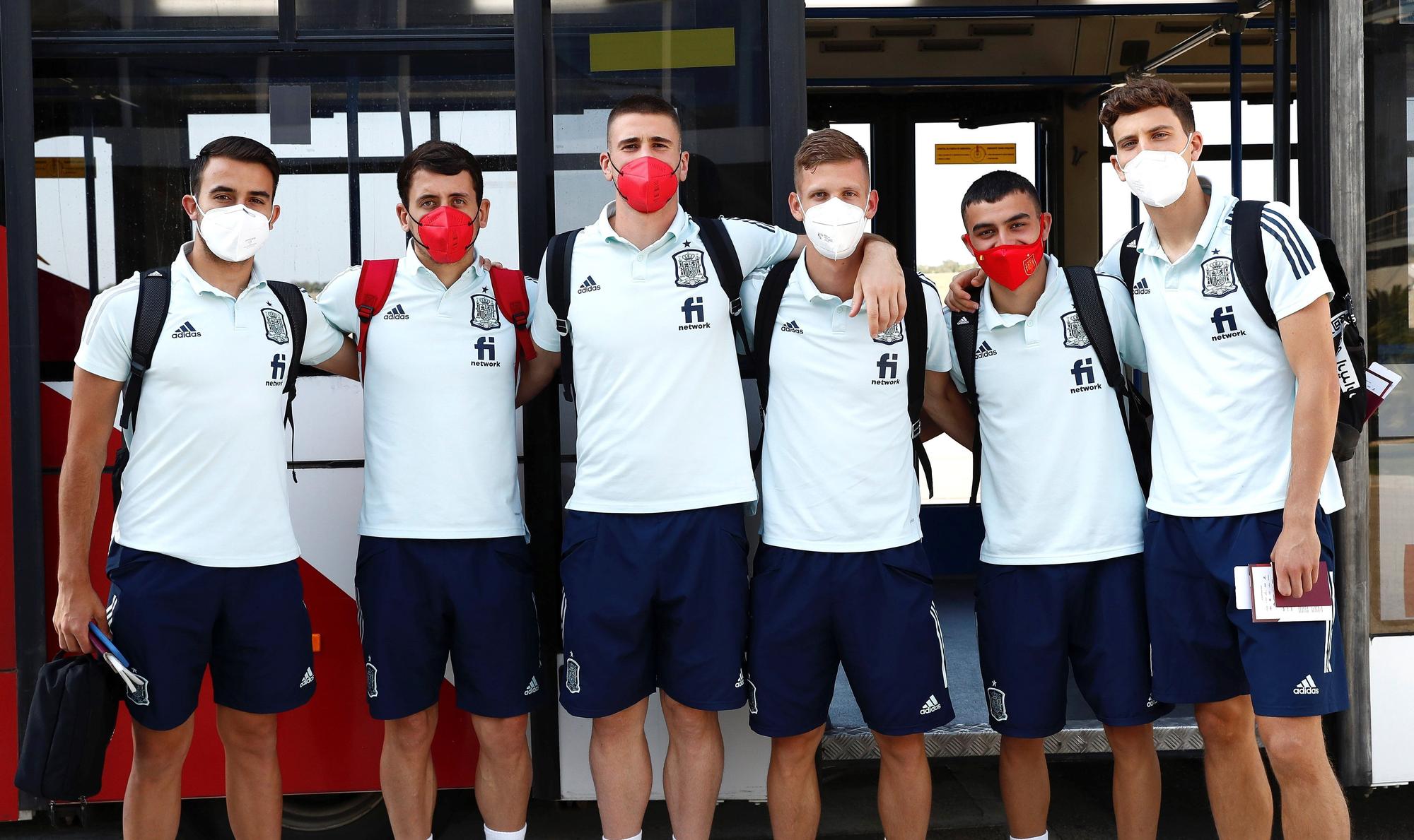 Eric García, Oyarzabal, Simón, Dani Olmo, Pedri y Pau Torres en Las Rozas, antes de viajar hacia Tokio para los Juegos Olímpicos.