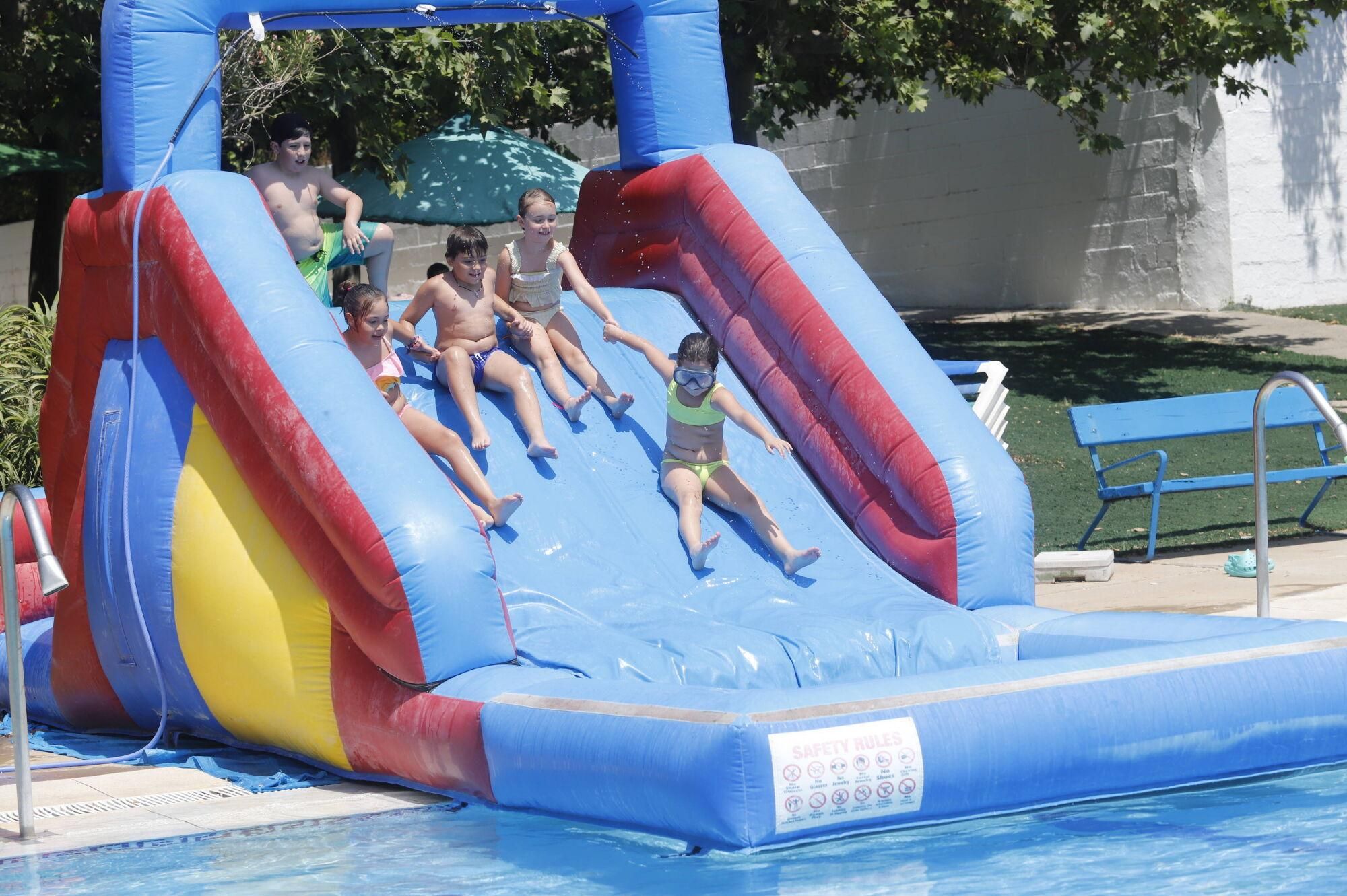 Domingo de piscina en Assuan y Las Dos Columnas