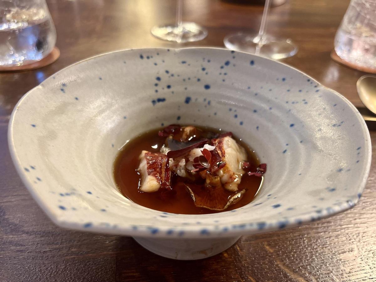 El 'chawanmushi' de 'foie' con caldo de pato y bogavante de Emi.