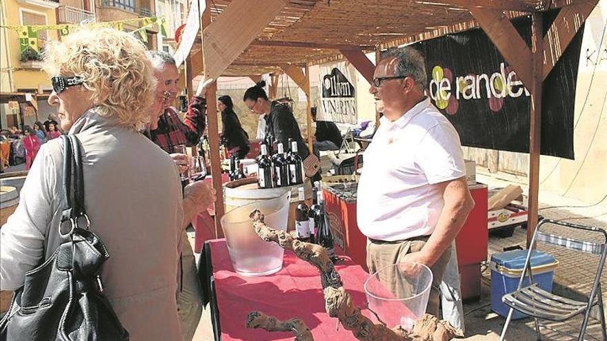 Benlloc cita en su Mostra del fin de semana 12 bodegas y 52 estands