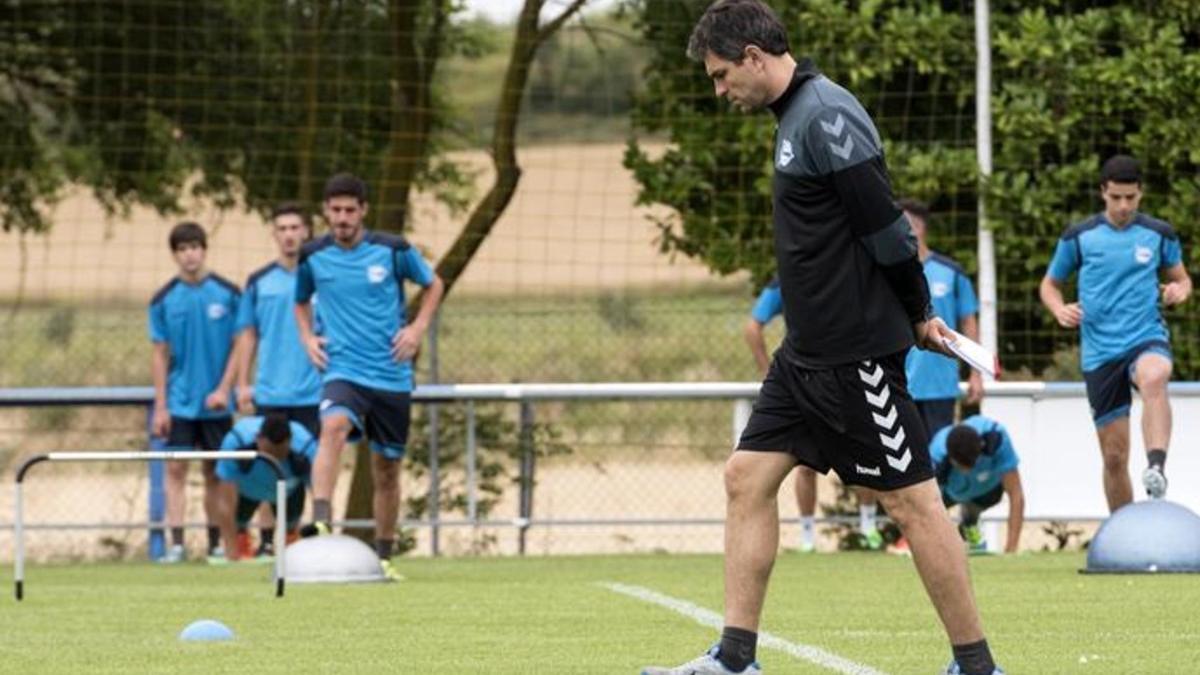 El argentino Mauricio Pellegrino, en su primer entrenamiento con el Alavés