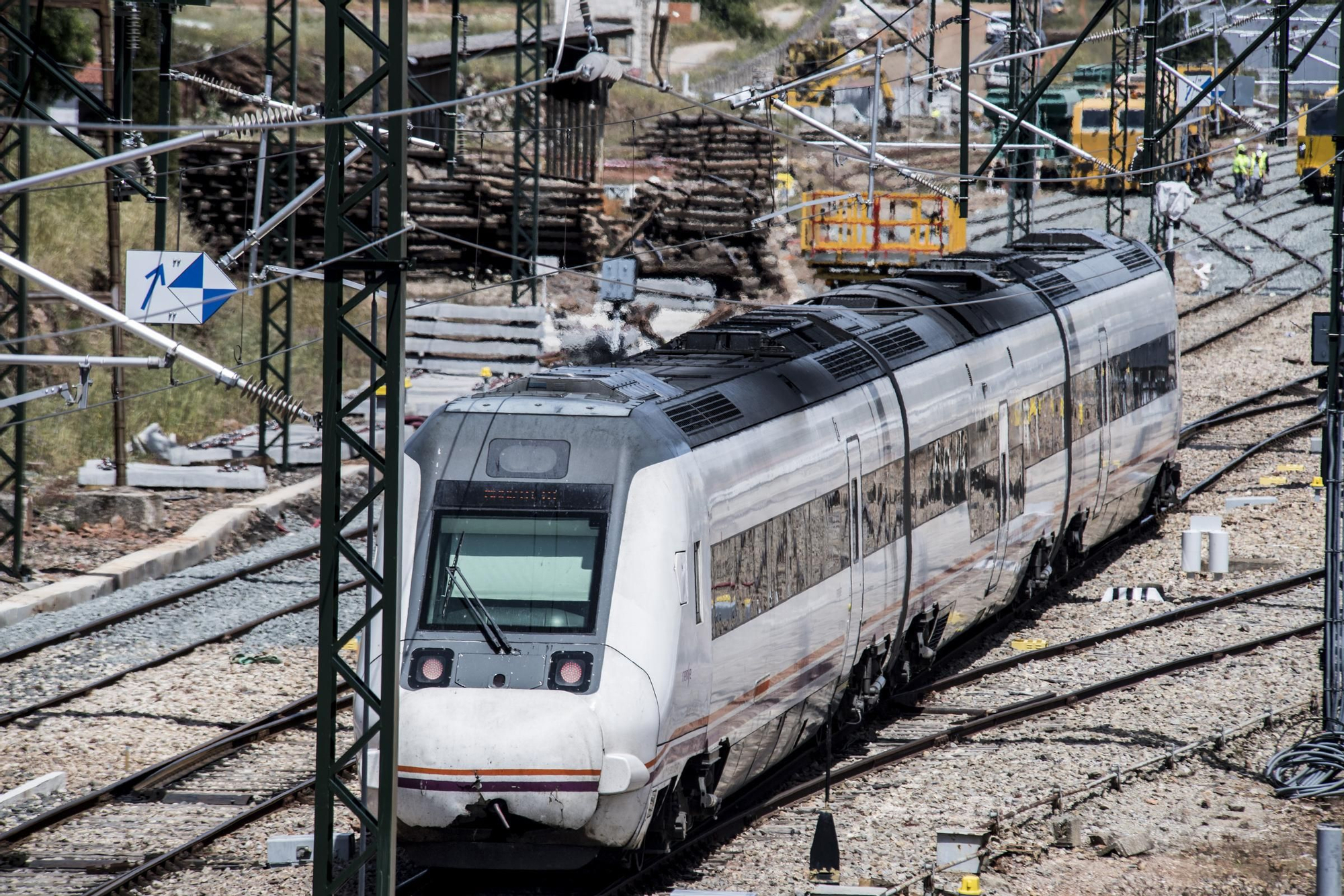 Galería | Trenes de media distancia llegan a Cáceres en imágenes de archivo