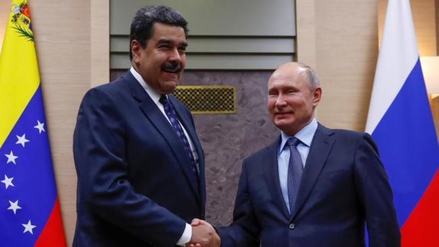 Putin se reúne con Maduro en Moscú