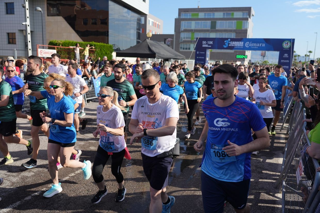Búscate en las fotos de la Carrera de las Empresas en Castellón