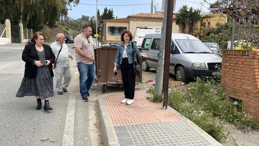 El grupo municipal socialista ha visitado el Camino del Colmenar, a su paso por la barriada de Monte Dorado en el distrito de Ciudad Jardín.