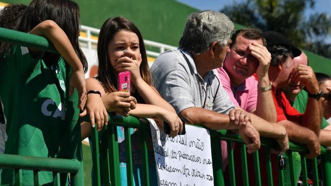 Chapecó homenajeó a los suyos con el corazón roto