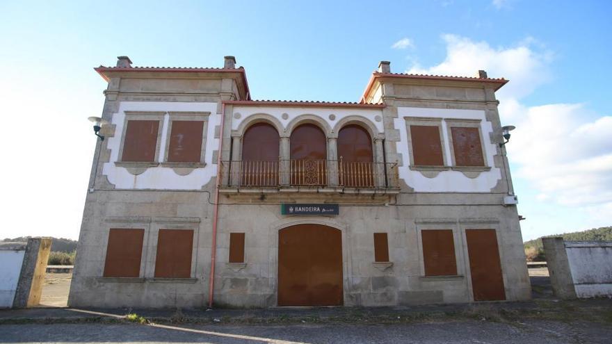 La avería se produjo cerca de la estación de A Bandeira, en Abades. // Bernabé/Gutier